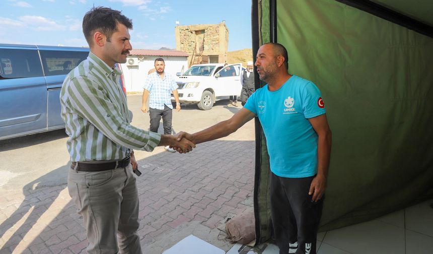 Kaymakam Cebeci sahra hastanesini ziyaret etti