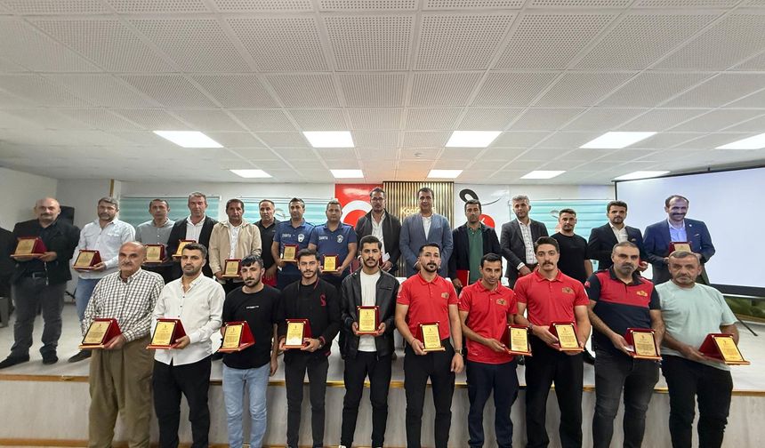 Şemdinli’de Gizli Kahramanlara Anlamlı Plaket Töreni