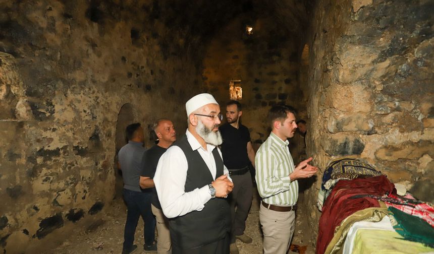Kaymakam Cebeci Abdullah bin Ömer Hazretleri’nin kabrini ziyaret etti
