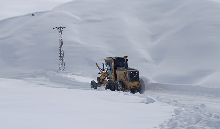 Hakkâri’de 3 Köy ve 30 Mezra Yolu Kapalı