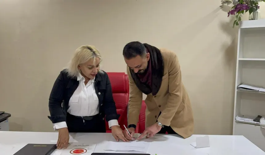 Hakkari’de AK Parti’nin 24 Yıllık Kurucusu Babat, Yeni Parti’ye Geçti