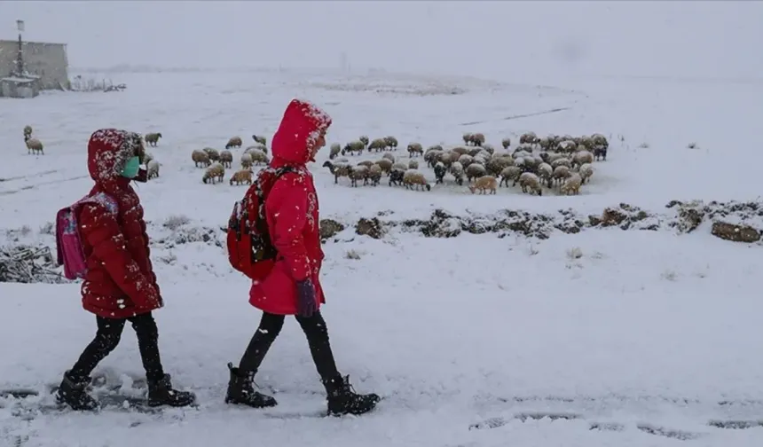 Hakkâri’de Yoğun Kar Nedeniyle Eğitime 1 Gün Ara Verildi