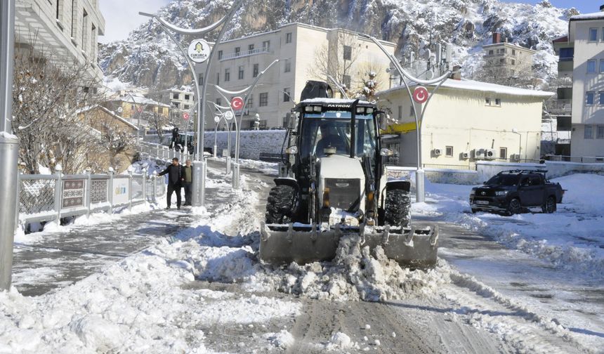 Çukurca Kaymakamlığından Kar ve Çığ Uyarısı
