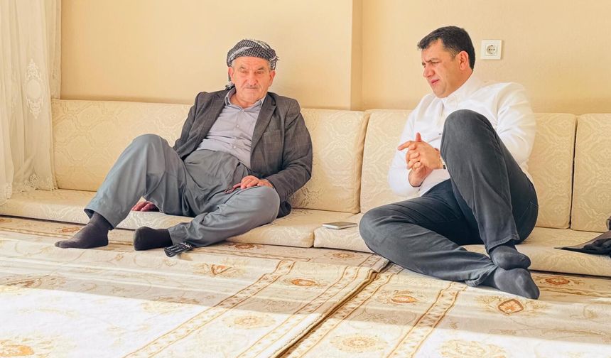 Şemdinli Belediye Başkanı Şakar’dan Hasta ve Yaşlılara Anlamlı Ziyaret