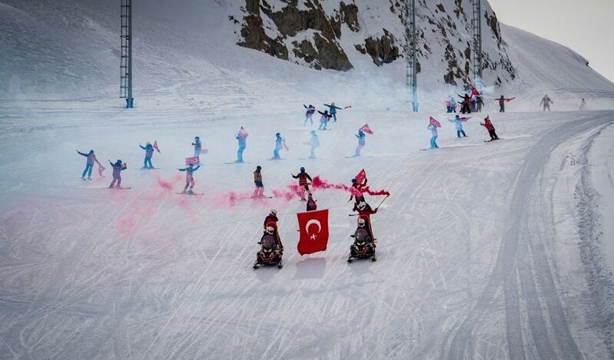 Kış Sporları Haftası’nda Hakkâri’de Renkli Görüntüler