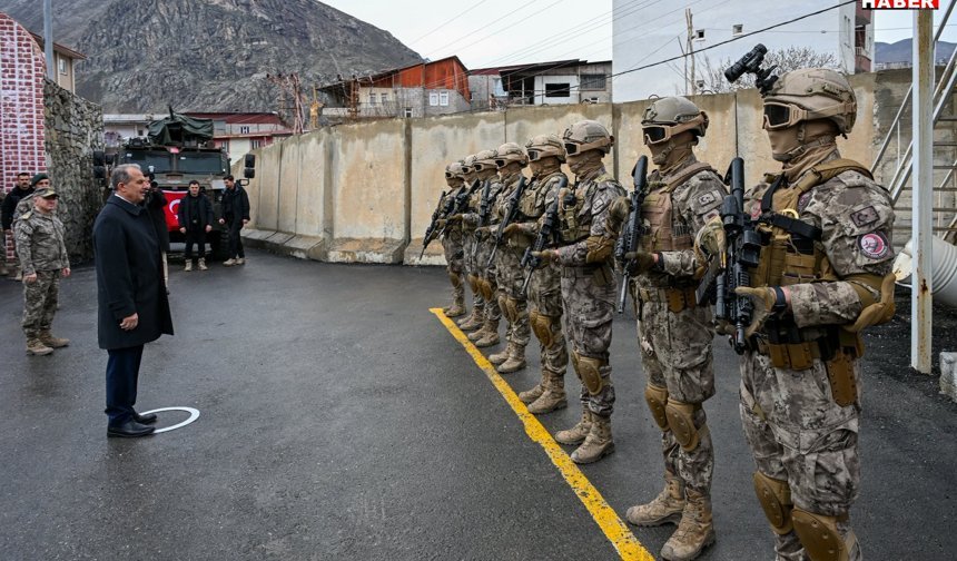 Hakkâri Valisi Taşyapan Polislerle Buluştu