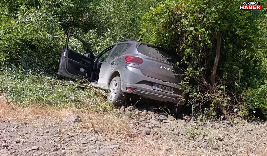 Çukurca yolunda faciadan dönüldü: Otomobil Zap Suyu’na düşmekten kurtuldu