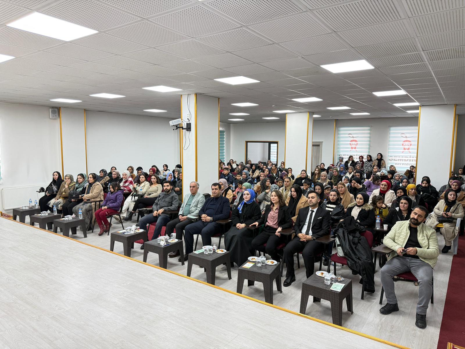 A9A83A8B 2572 4F28 Be15 E51804Fa2B1D